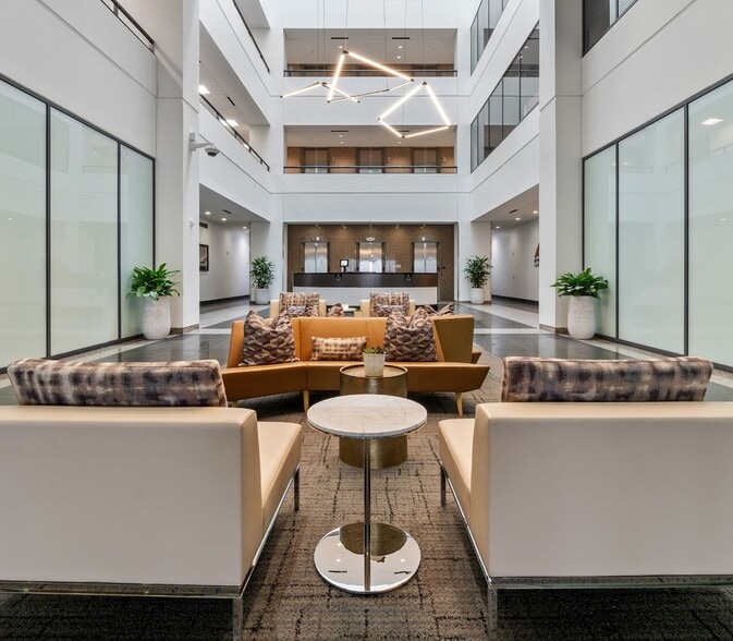 9830 Colonnade Blvd, San Antonio, TX for lease - Interior Photo - Image 2 of 8