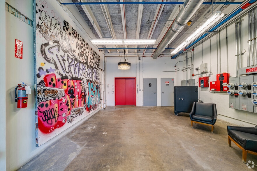 114-120 NW 25th St, Miami, FL à louer - Hall d’entrée - Image 2 de 5