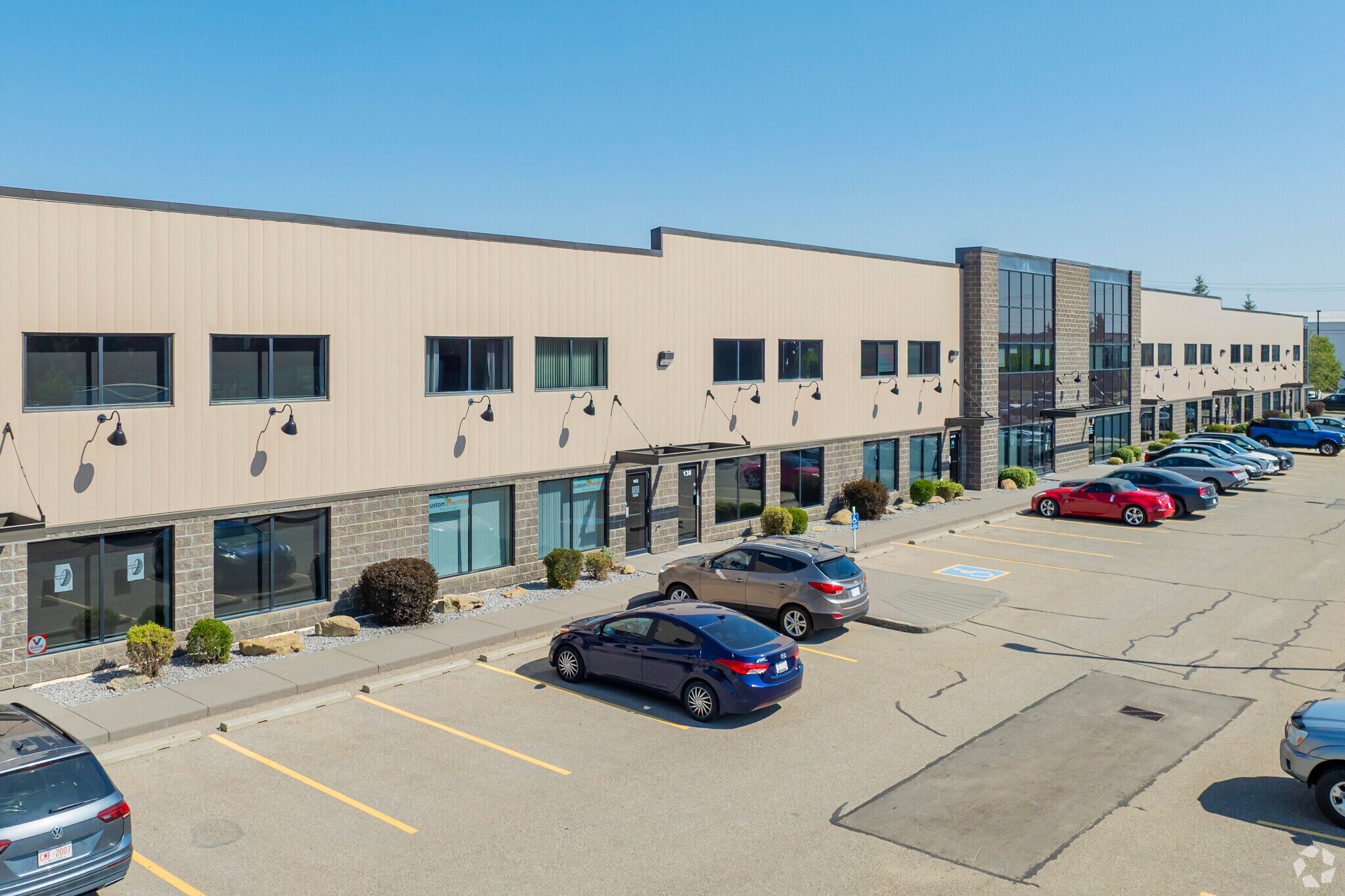 10615 48 St SE, Calgary, AB for sale Primary Photo- Image 1 of 1