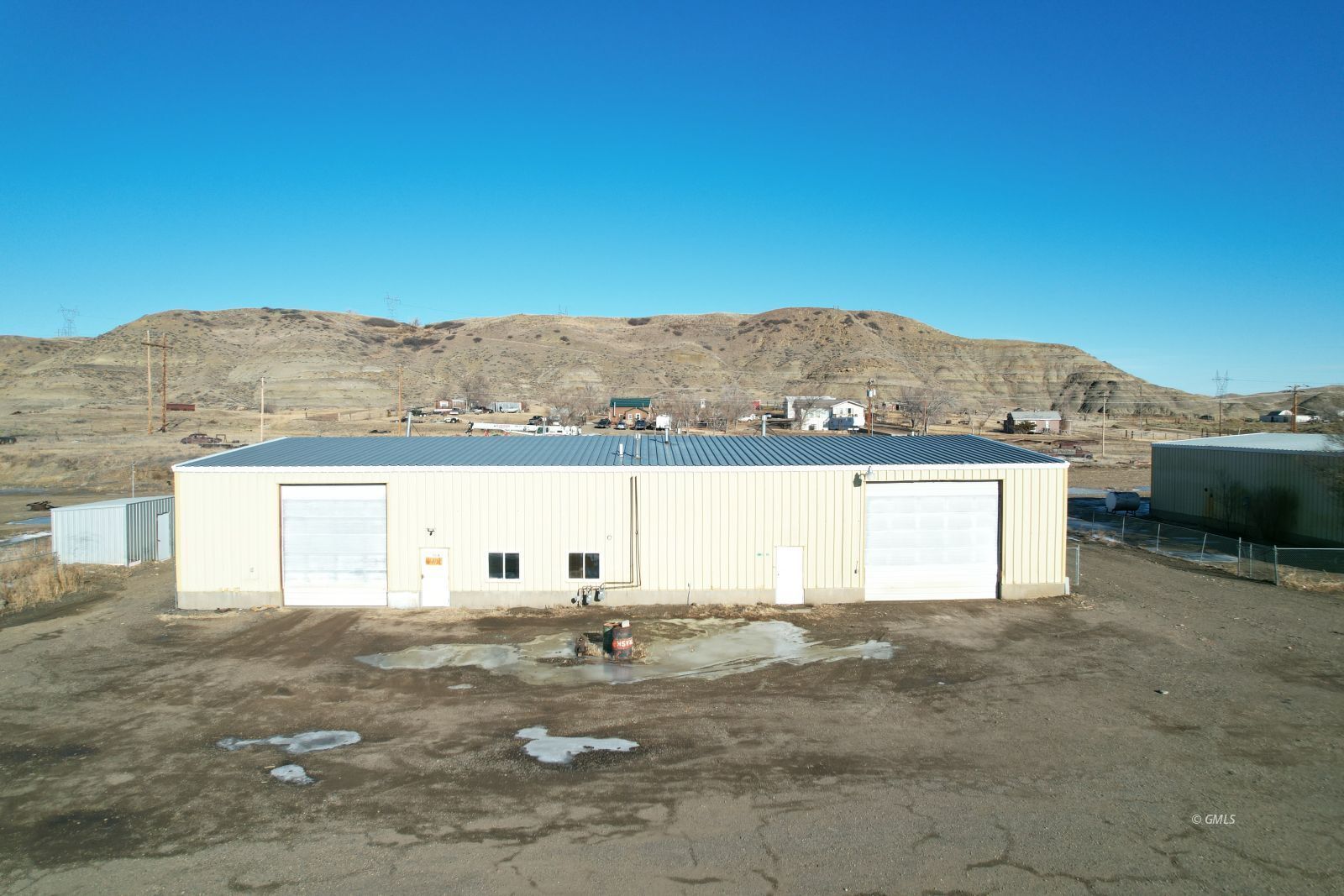 180- 182 & 184 Hwy 200 S Glendive, MT portefeuille de 3 propriétés à vendre sur LoopNet.ca Photo principale- Image 1 de 15
