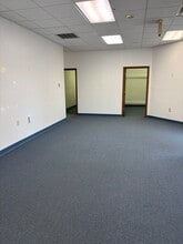 10427 Cogdill Rd, Knoxville, TN for lease Lobby- Image 2 of 17