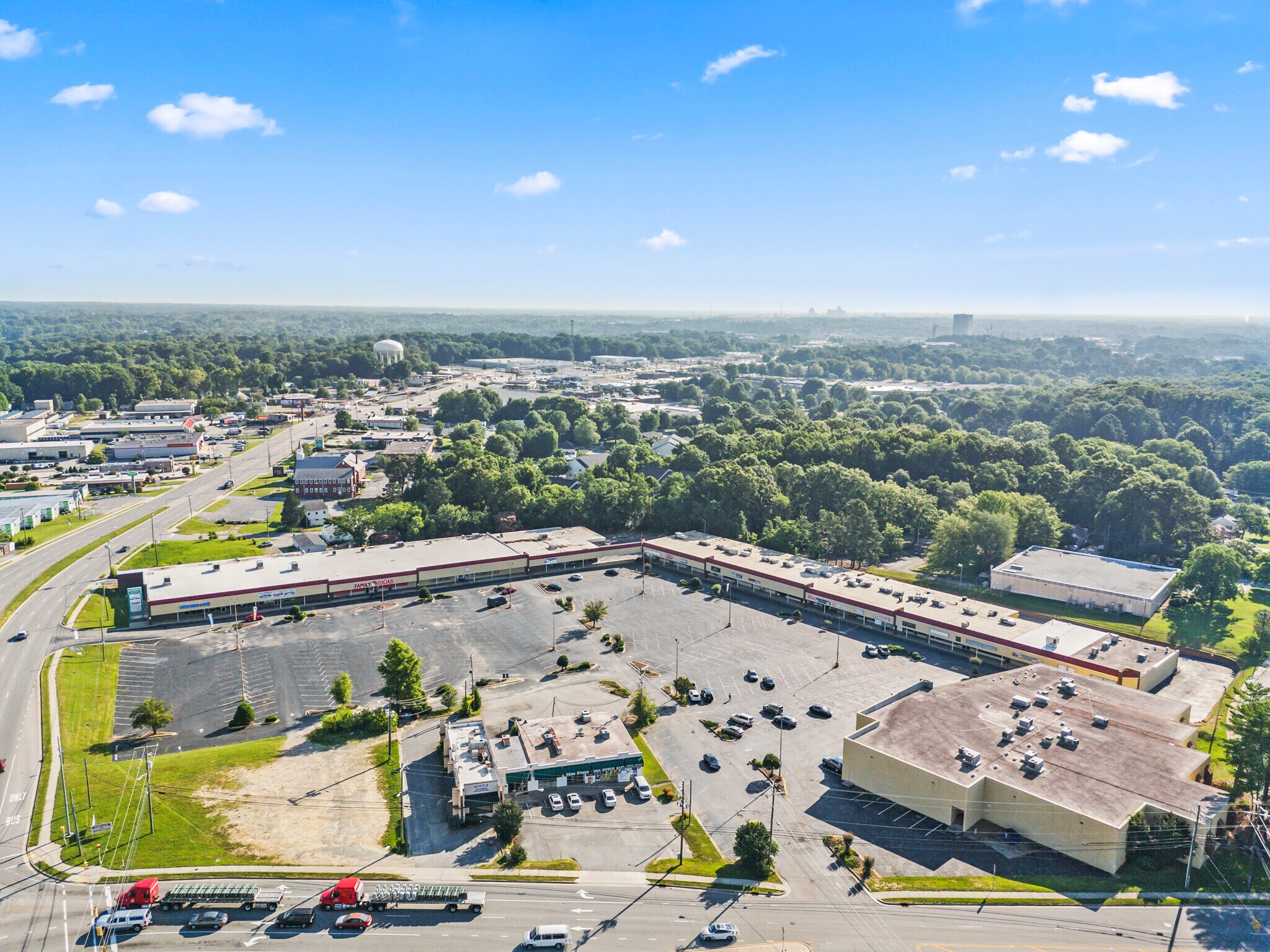 4605-4625 High Point Rd, Greensboro, NC for lease Primary Photo- Image 1 of 7