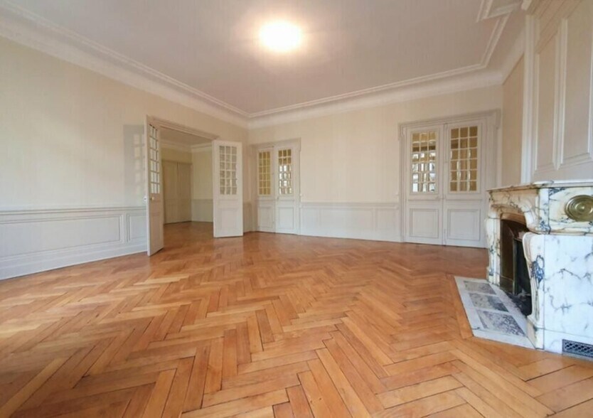 116 Rue Montmartre, Paris à louer - Photo du bâtiment - Image 2 de 6