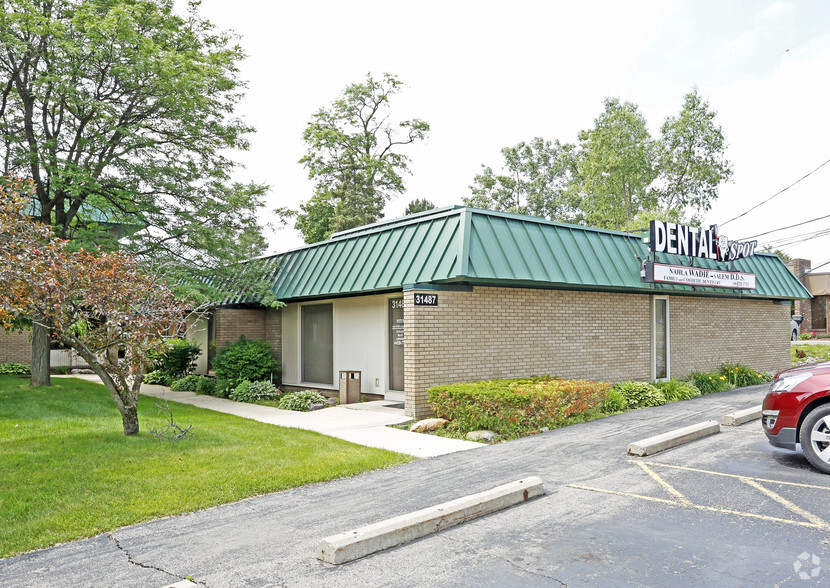 31487 Northwestern Hwy, Farmington Hills, MI for lease - Building Photo - Image 1 of 7