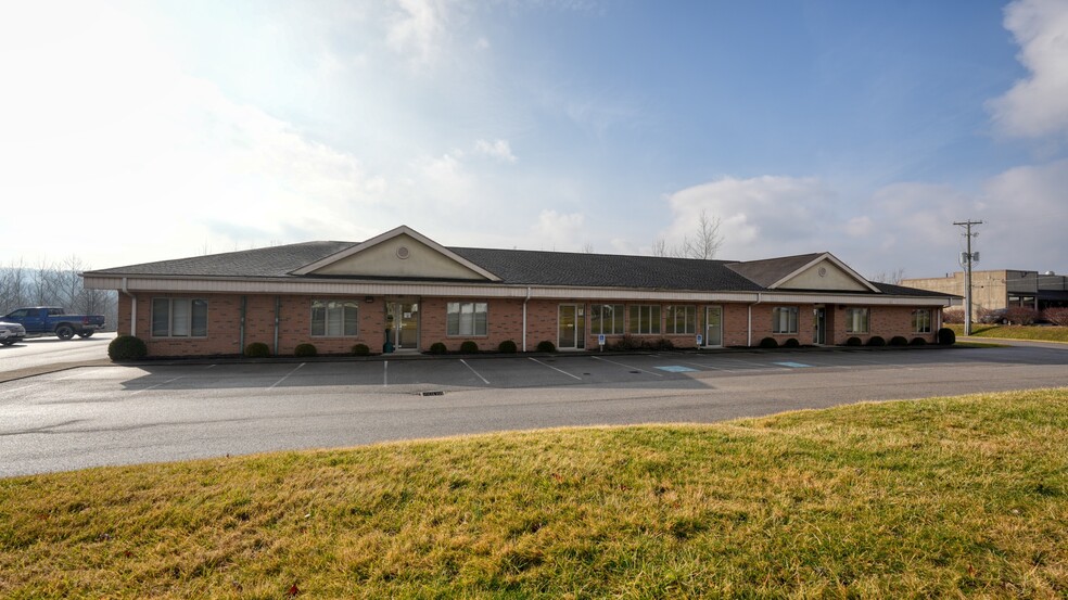 2050 E Wheeling Ave, Cambridge, OH for lease - Primary Photo - Image 1 of 20