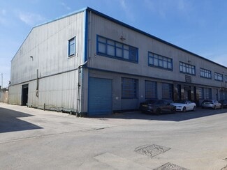 Plus de détails pour 1a Towpath Road and 3 Anthony Way – Industriel à vendre, London
