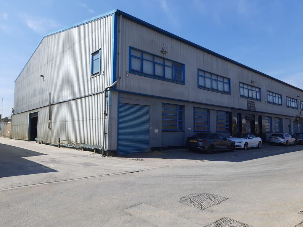 3 Anthony Way, London for sale Primary Photo- Image 1 of 13