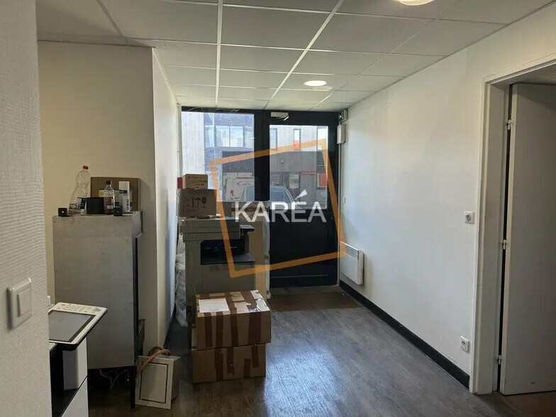 Flex in Collégien for lease - Interior Photo - Image 3 of 5