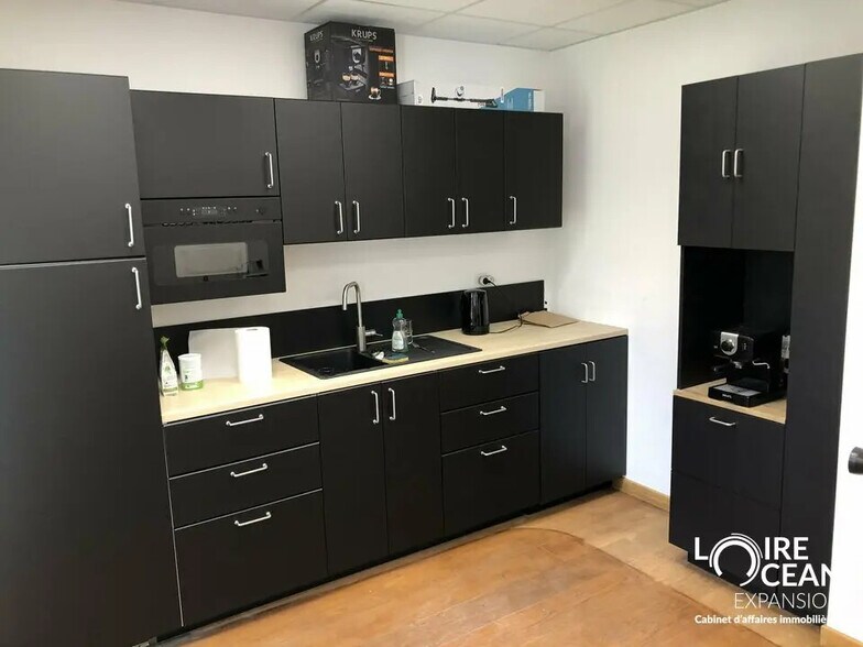 Commerce de détail dans Nantes à vendre - Photo du bâtiment - Image 2 de 9