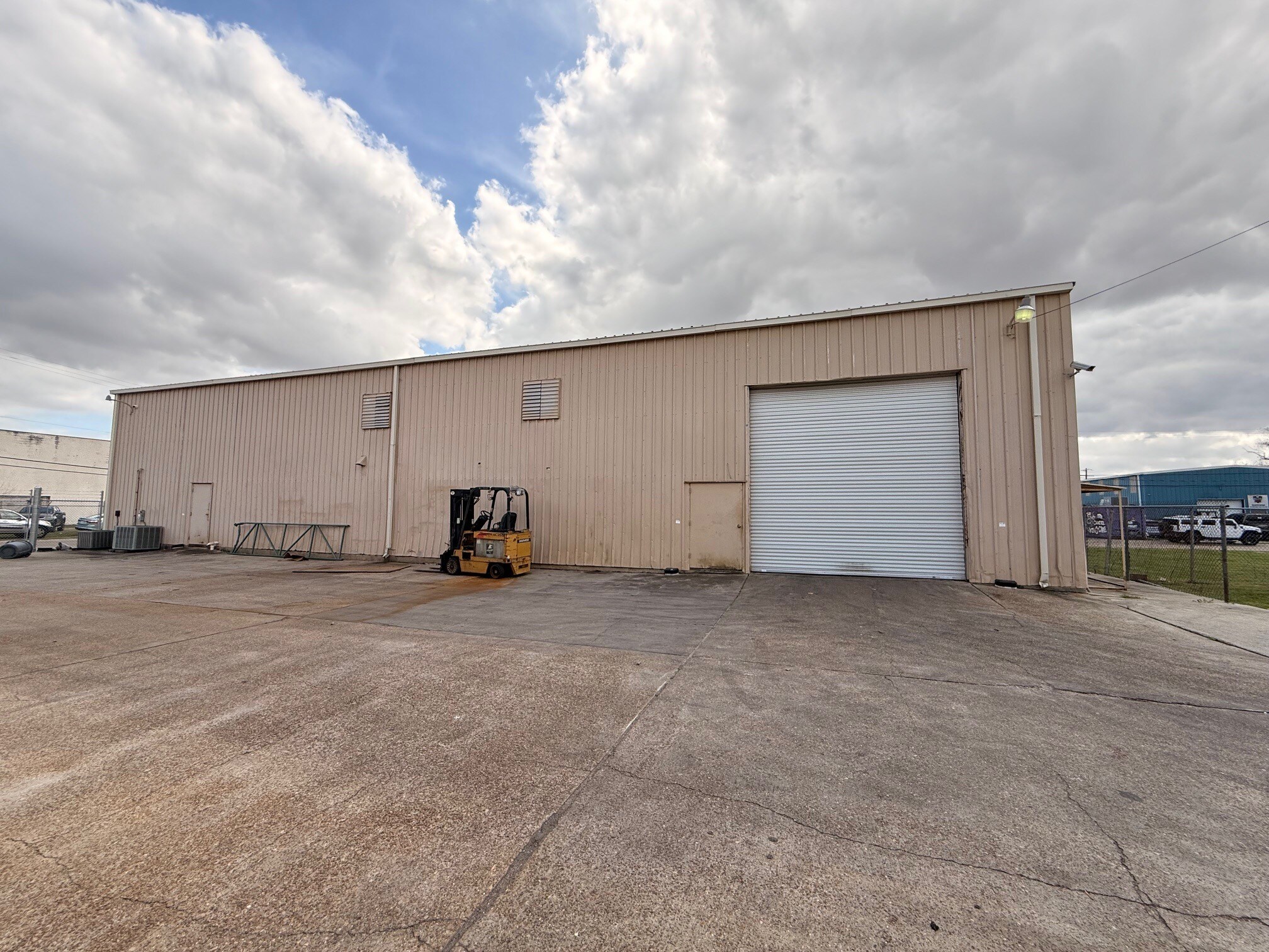 112 23rd St, Kenner, LA for lease Primary Photo- Image 1 of 13