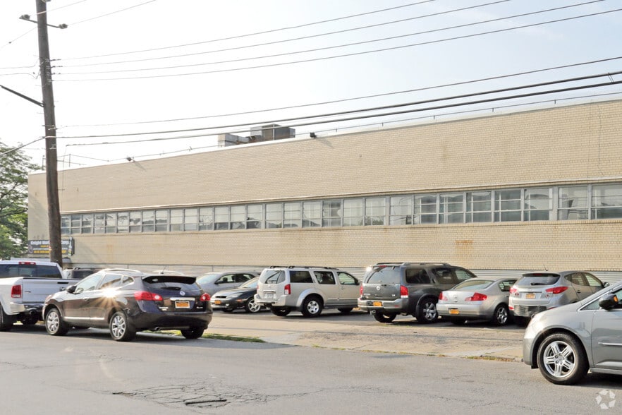 4635 54th Rd, Flushing, NY for lease - Building Photo - Image 3 of 7