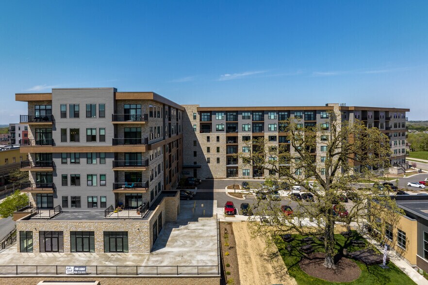 915 North Star Dr, Madison, WI à louer - Photo du bâtiment - Image 2 de 9