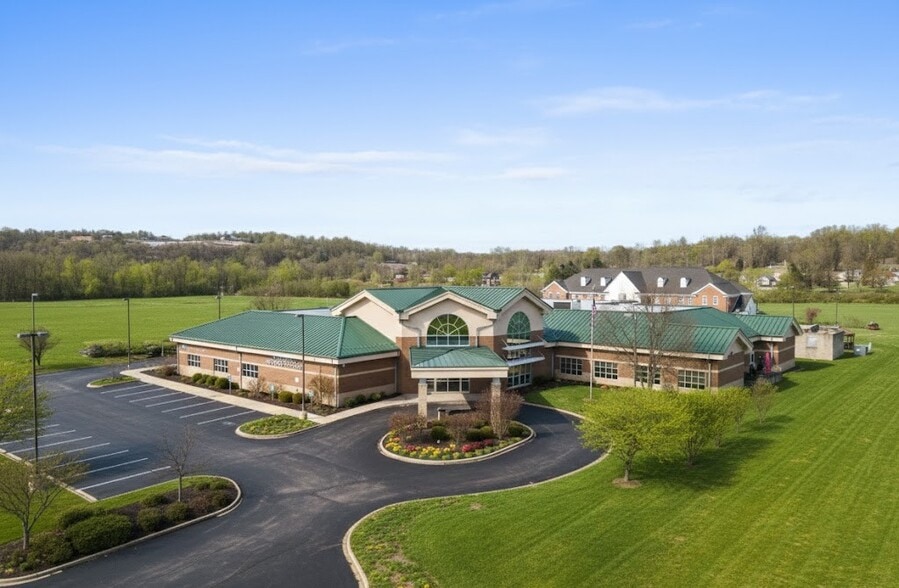 5897 County Road 107, Proctorville, OH for sale - Primary Photo - Image 1 of 36