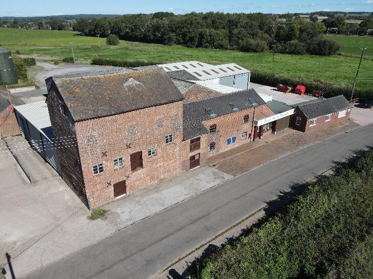 Standon Mill portefeuille de 2 propriétés à vendre sur LoopNet.ca - Photo du bâtiment - Image 2 de 30