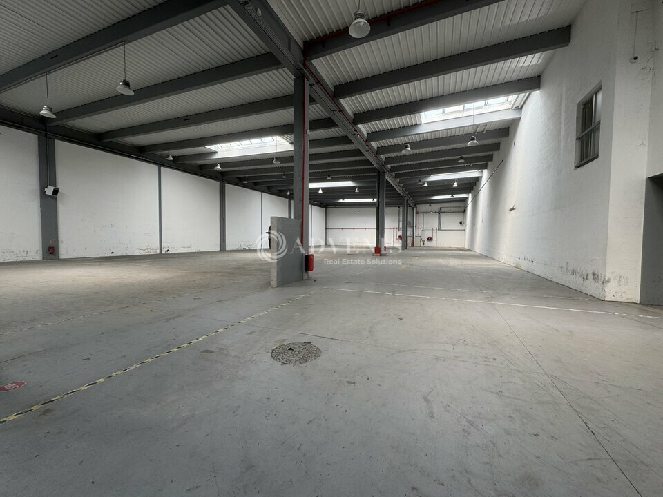 Industrial in Tremblay En France for lease Interior Photo- Image 1 of 12