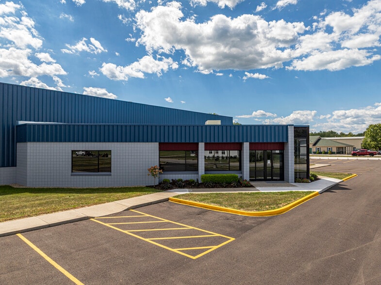 186 Commerce Dr, LaGrange, OH for lease - Building Photo - Image 2 of 23