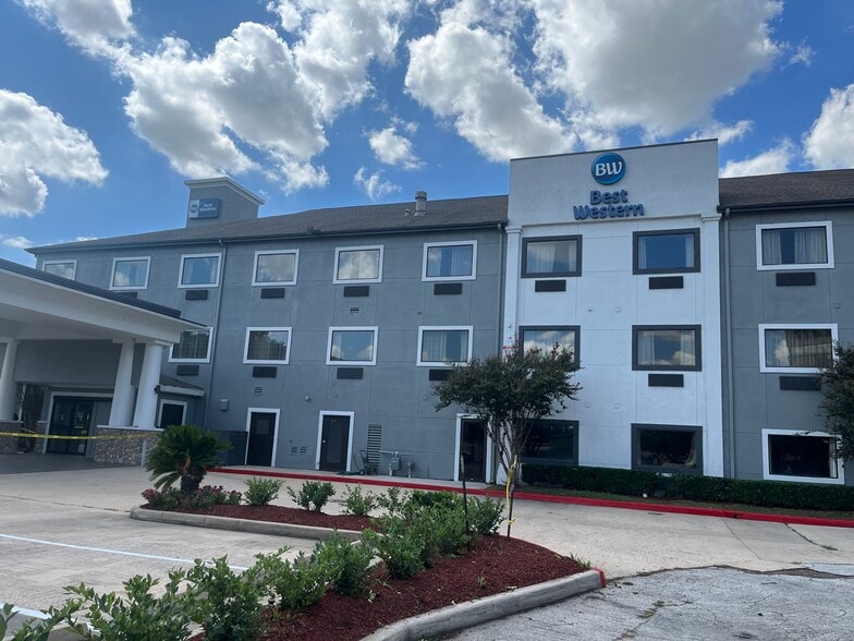 4434 FM 1960 Road W, Houston, TX for sale - Building Photo - Image 2 of 3