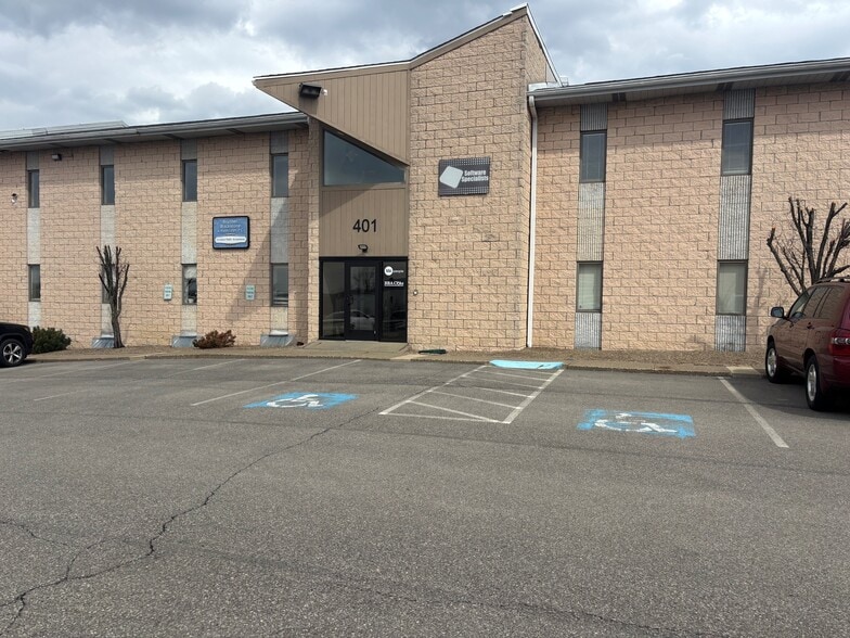 401 Smith Dr, Cranberry, PA à vendre - Photo du bâtiment - Image 2 de 9