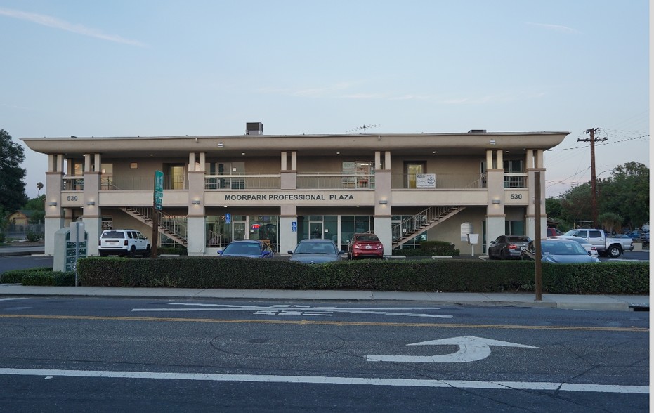 530 Moorpark Ave, Moorpark, CA for lease - Primary Photo - Image 1 of 4