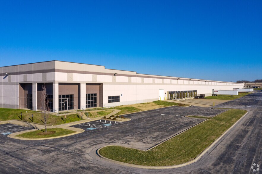 11400 Interchange Dr, Louisville, KY à louer - Photo du bâtiment - Image 2 de 8