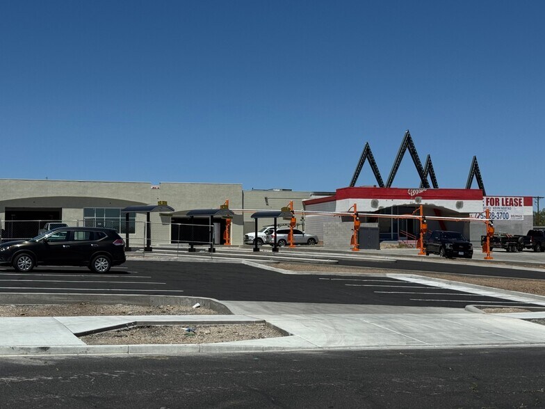 1201 Stardust St, Reno, NV à vendre - Photo du bâtiment - Image 3 de 19