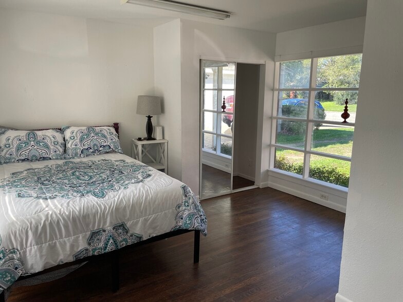 3563 South Dr, Fort Worth, TX for sale - Building Photo - Image 3 of 12