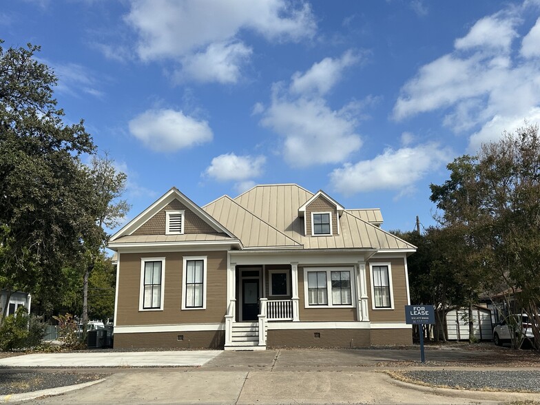 602 W 13th St, Austin, TX for lease - Building Photo - Image 1 of 32