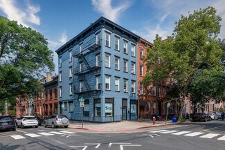 Plus de détails pour 200 Bloomfield St, Hoboken, NJ - Commerce de détail à vendre