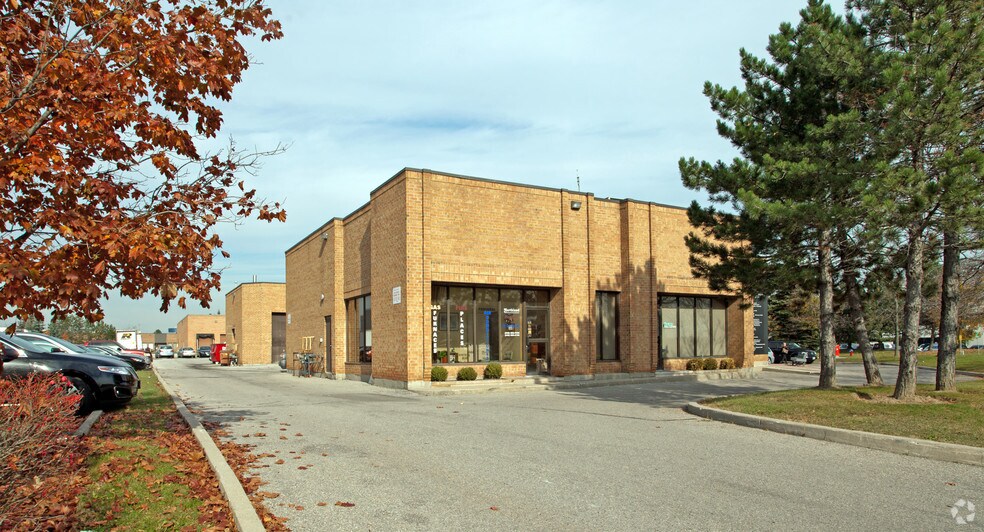 95 E Beaver Creek Rd, Richmond Hill, ON à louer - Photo du bâtiment - Image 2 de 2