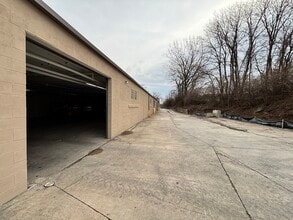 4911 Grant Ave, Cuyahoga Heights, OH for lease Interior Photo- Image 1 of 6