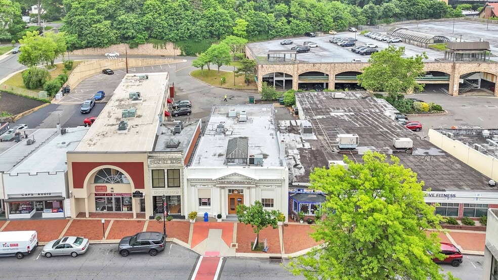 50 School St, Glen Cove, NY à vendre - Photo du bâtiment - Image 2 de 22