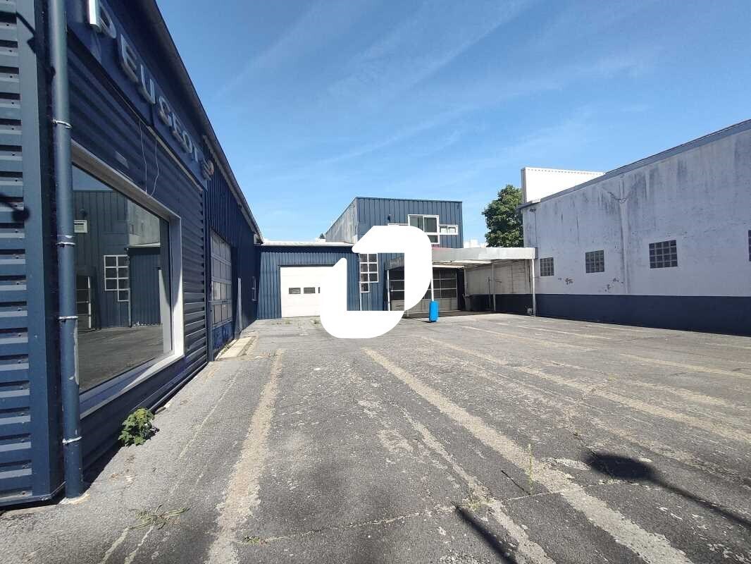 Flex in Jouy-en-Josas for sale Building Photo- Image 1 of 19