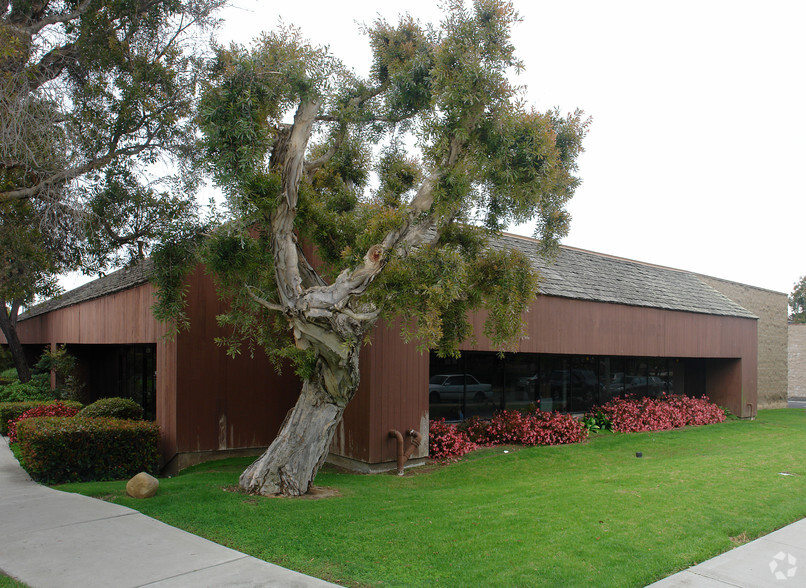 5528 Everglades St, Ventura, CA for lease - Building Photo - Image 2 of 6