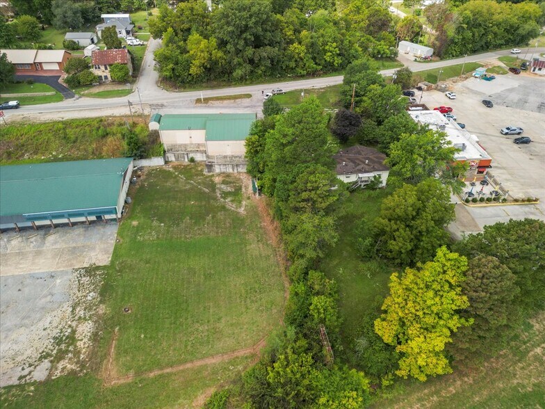 1006 Nettleton Avenue Ave, Thayer, MO à vendre - Photo du bâtiment - Image 2 de 27