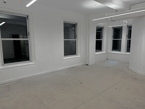 119-121 W 57th St, New York, NY à louer Photo intérieure- Image 1 de 3