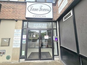 107-40 Queens Blvd, Forest Hills, NY à louer Photo intérieure- Image 2 de 9