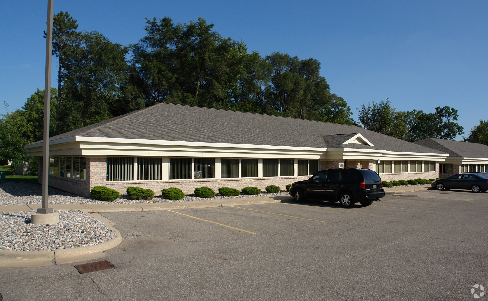 15851 S Old Us-27, Lansing, MI for sale Primary Photo- Image 1 of 6