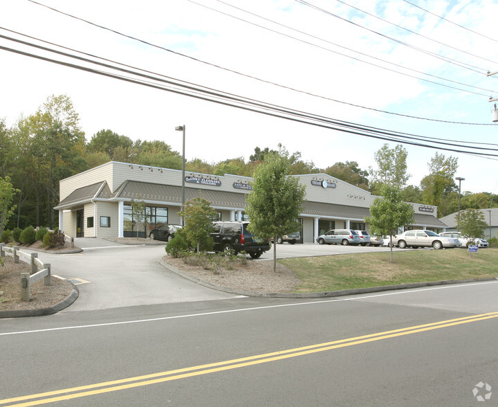 11 N Main St, East Hampton, CT for lease - Building Photo - Image 1 of 2