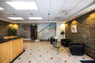 241 Lombard St, Thousand Oaks, CA à louer Photo intérieure- Image 1 de 19