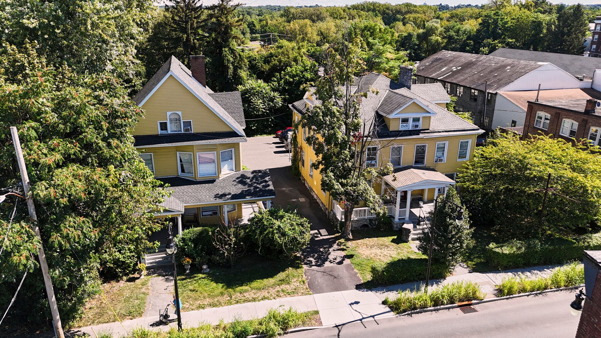 260-264 Clinton Ave, Kingston, NY à vendre Photo du bâtiment- Image 1 de 15