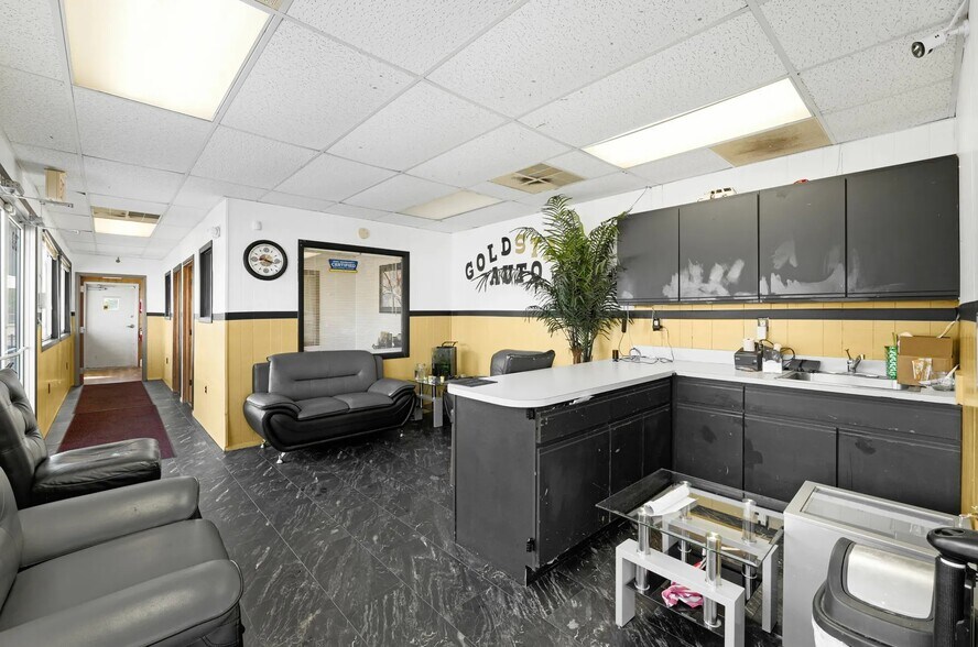 736 Woodville Rd, Toledo, OH à louer - Photo intérieure - Image 3 de 16