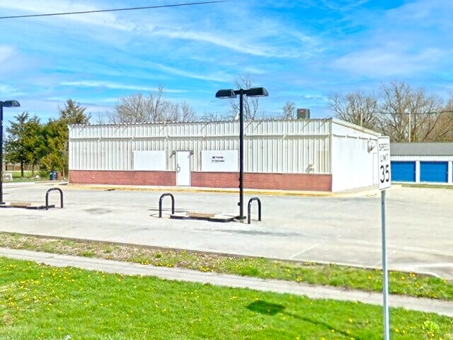 Plus de détails pour 308 E State St, Irving, IL - Commerce de détail à vendre