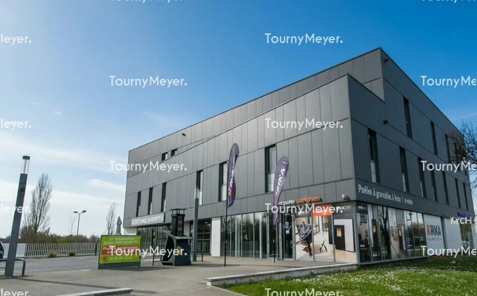 Office in Toulouse for lease - Building Photo - Image 2 of 11