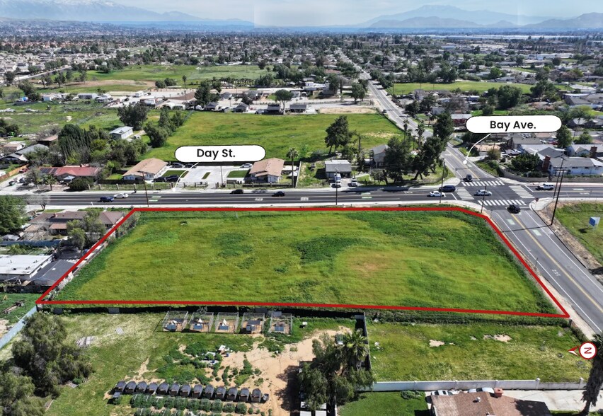 NWC of Day St & Bay Ave, Moreno Valley, CA à vendre - Photo du bâtiment - Image 3 de 3