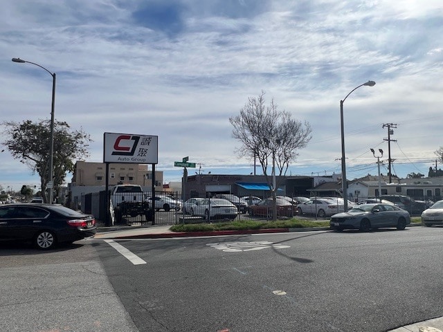 1744 W Valley Blvd, Alhambra, CA à louer Photo du bâtiment- Image 1 de 14