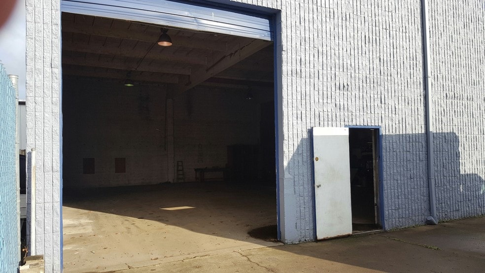 251 NE Kilpatrick St, Portland, OR for lease - Building Photo - Image 2 of 18