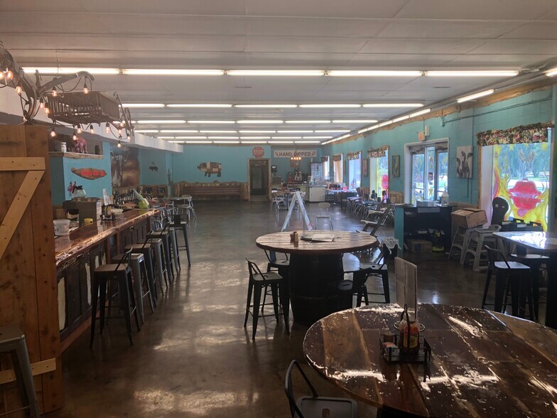 603 Front St E, Coeburn, VA à vendre - Photo du bâtiment - Image 2 de 11