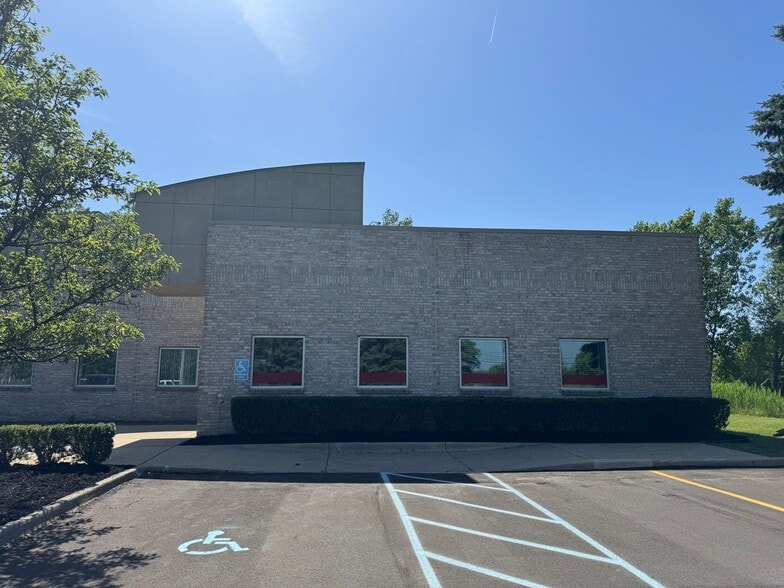 55951 Gratiot Ave, Chesterfield, MI for sale - Building Photo - Image 3 of 28