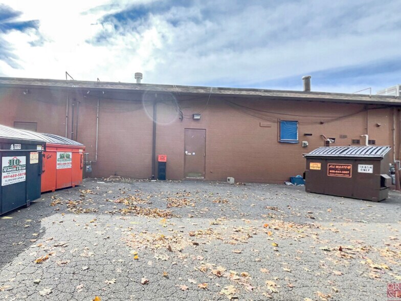 822-826 E Center St, Wallingford, CT à louer - Photo du bâtiment - Image 3 de 3