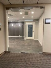 4433 W Touhy Ave, Lincolnwood, IL for lease Interior Photo- Image 2 of 5